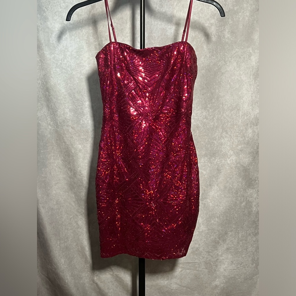 HOCO mini dress, red, fits size 6 female - worn 1x bought new at Camilla’s
